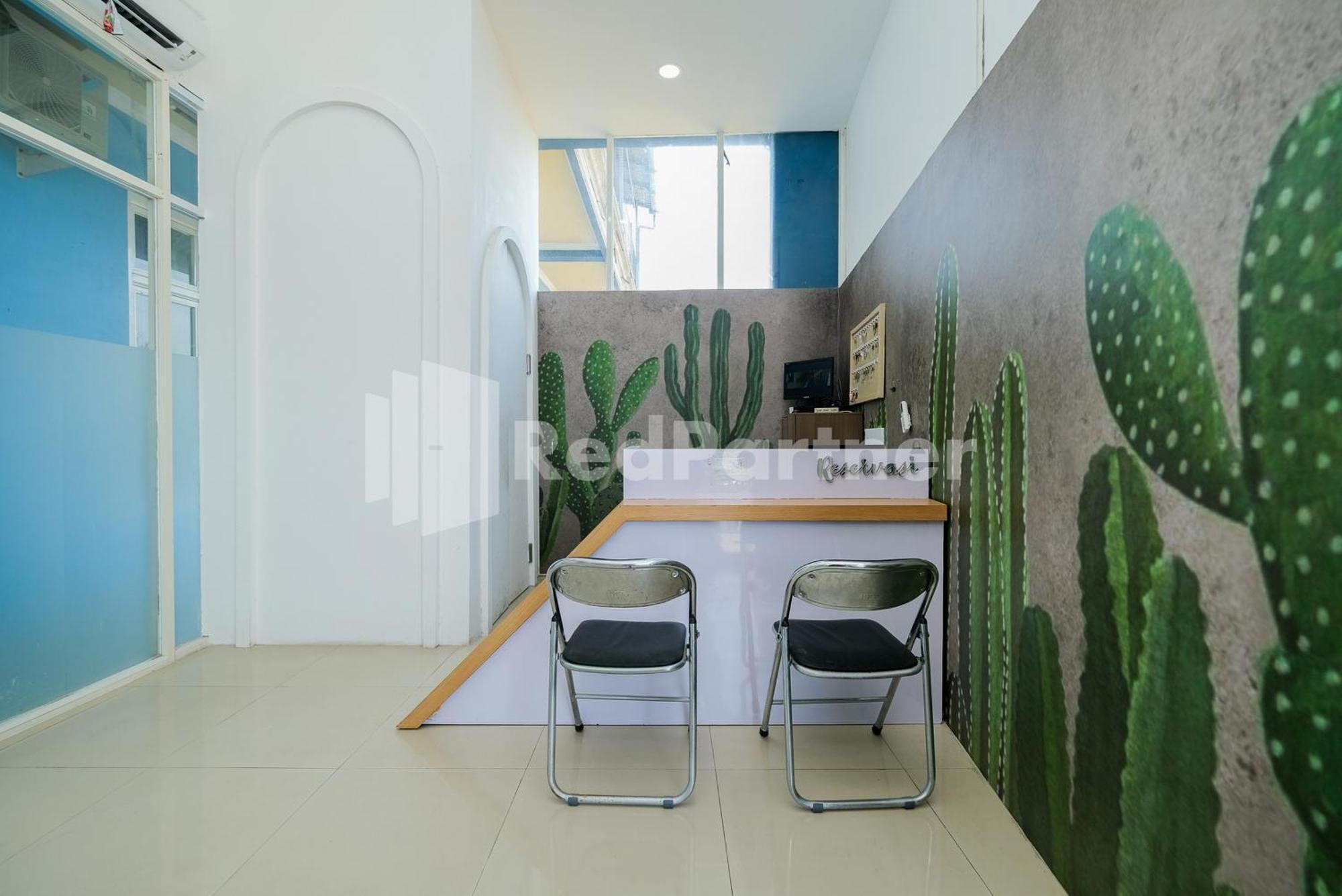 Grand Kencana Guesthouse Syariah Near Wisata Bahari Lamongan Paciran エクステリア 写真
