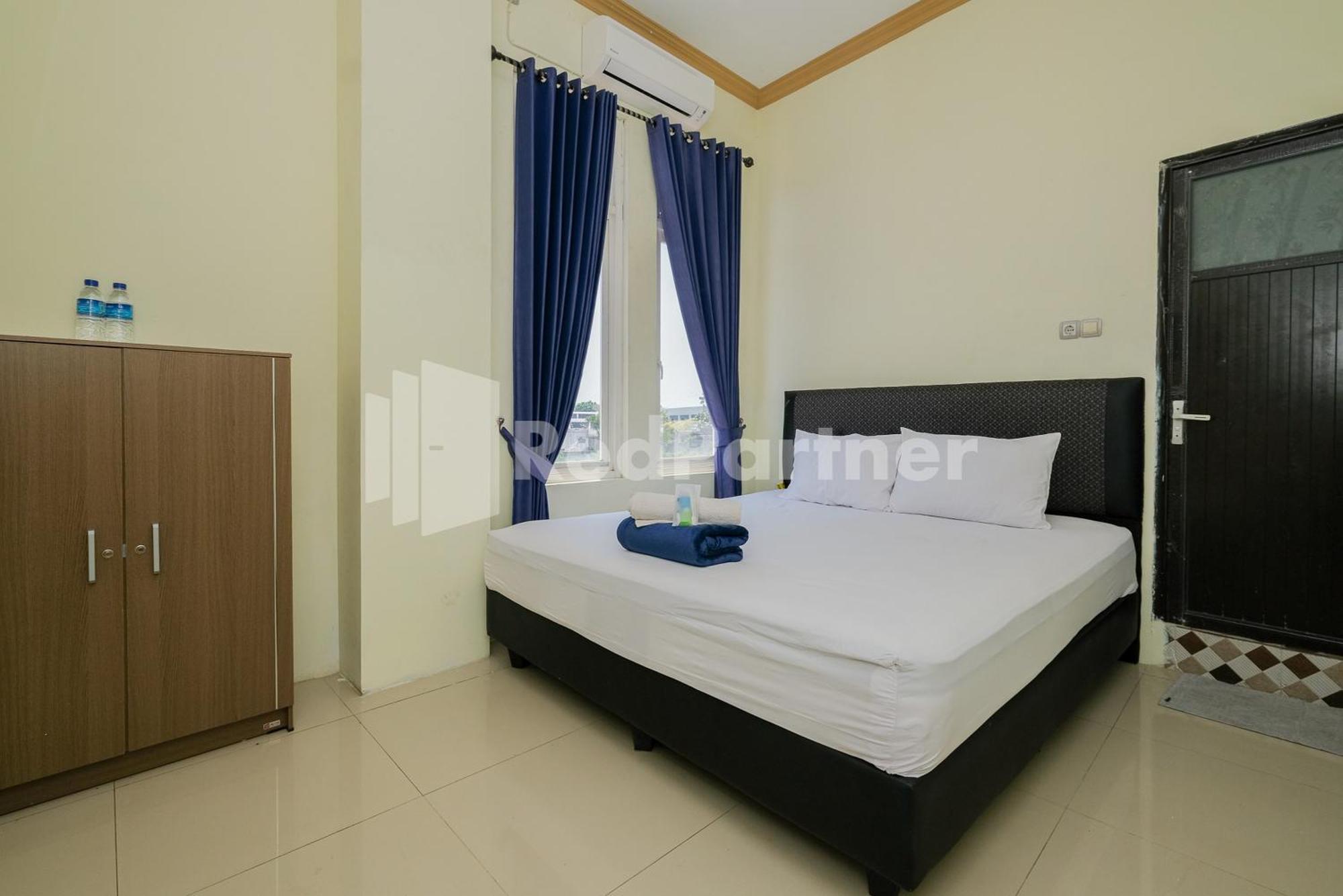 Grand Kencana Guesthouse Syariah Near Wisata Bahari Lamongan Paciran エクステリア 写真