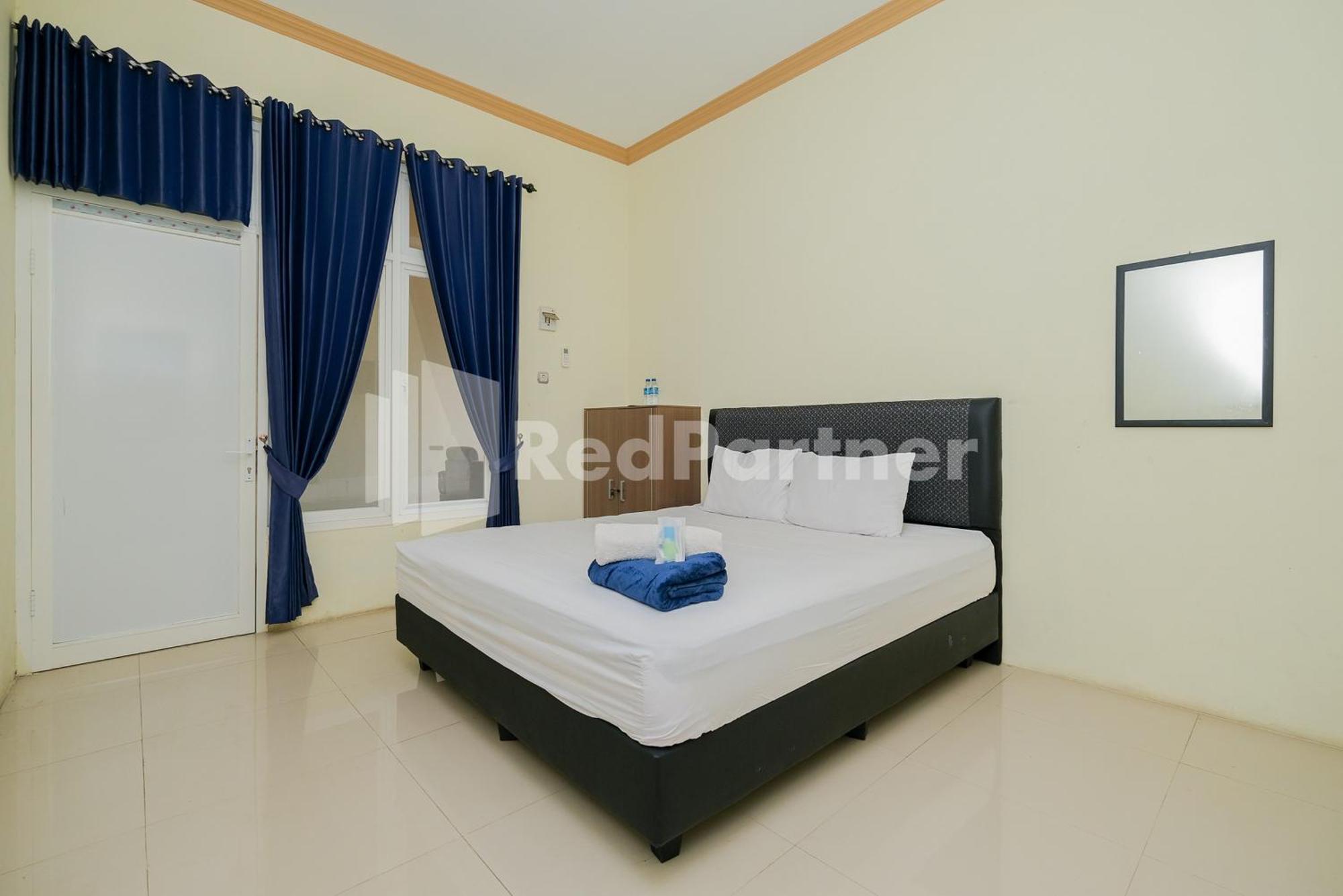 Grand Kencana Guesthouse Syariah Near Wisata Bahari Lamongan Paciran エクステリア 写真