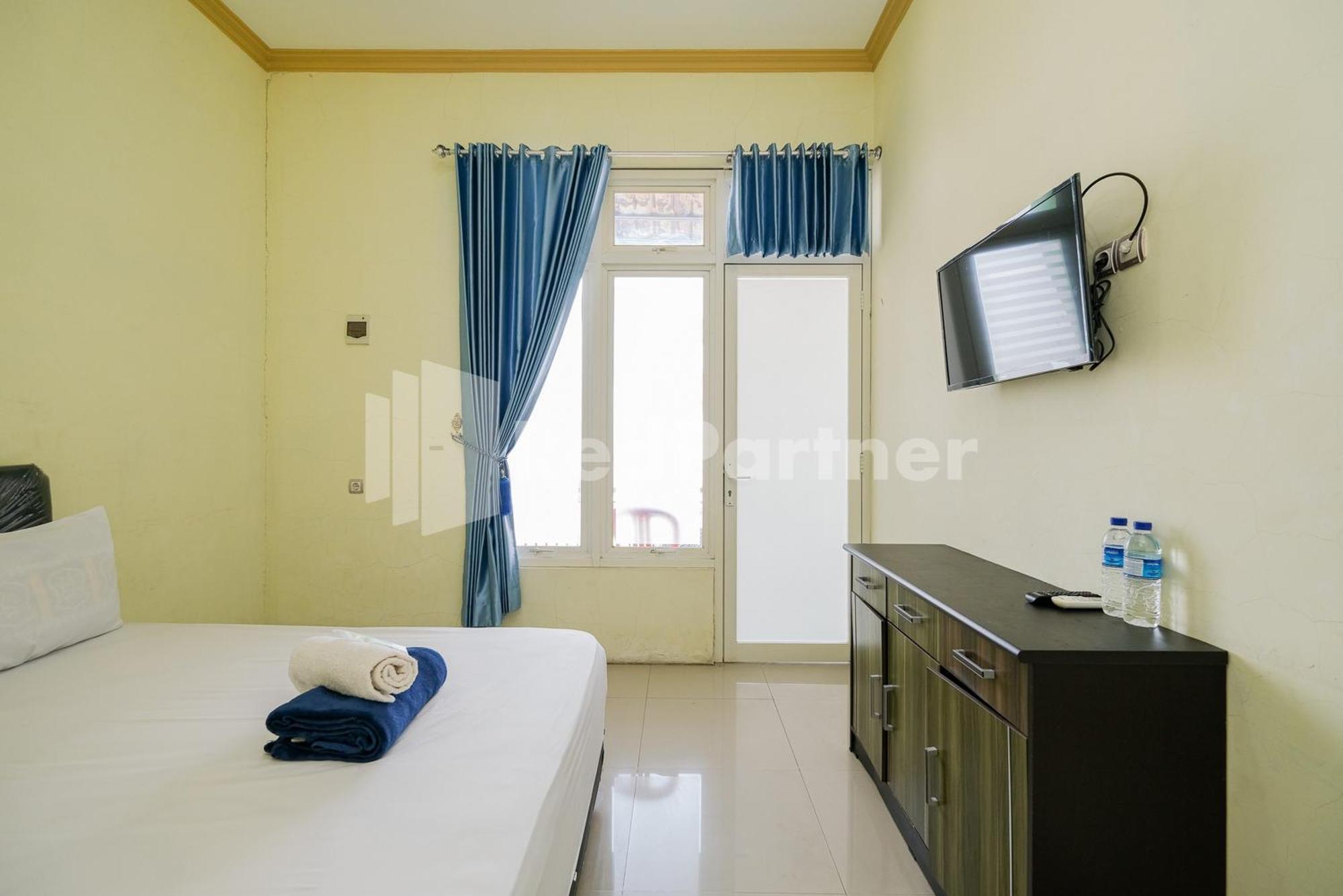 Grand Kencana Guesthouse Syariah Near Wisata Bahari Lamongan Paciran エクステリア 写真