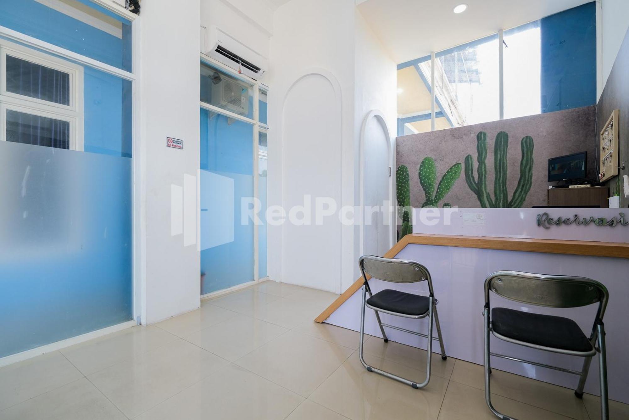 Grand Kencana Guesthouse Syariah Near Wisata Bahari Lamongan Paciran エクステリア 写真