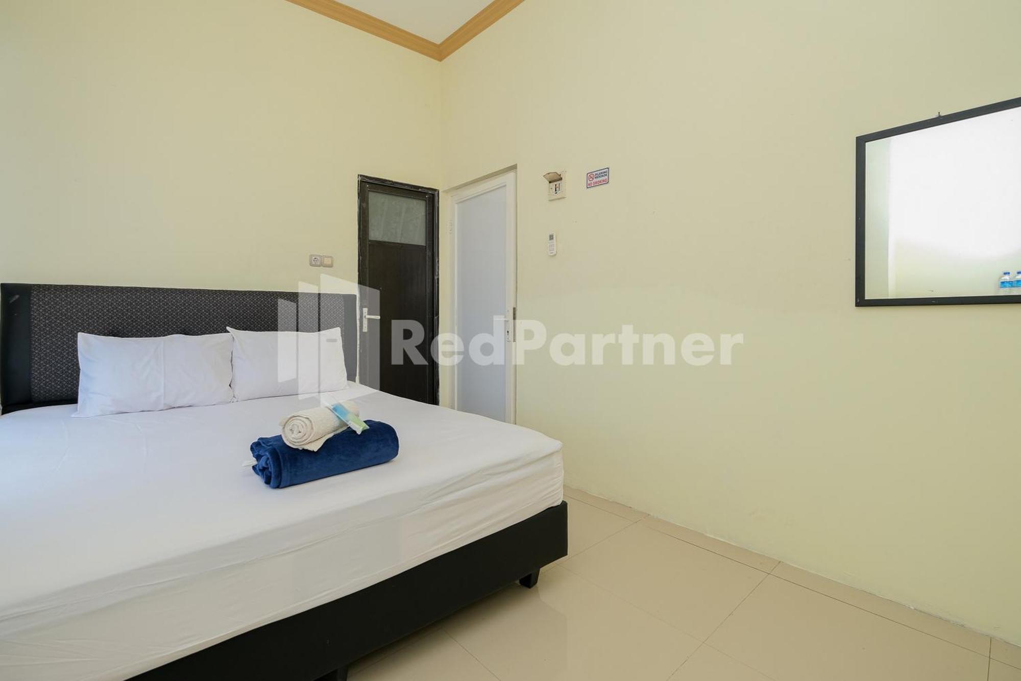 Grand Kencana Guesthouse Syariah Near Wisata Bahari Lamongan Paciran エクステリア 写真